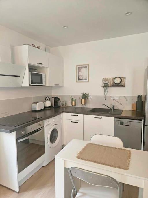 "La Tour", Logement Cosy, Au Calme Vertrieu Esterno foto